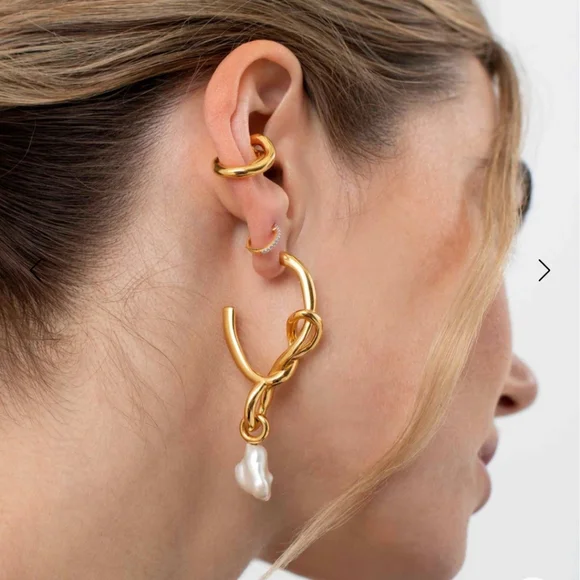 Missoma pearl earrings - Picture 2 of 8